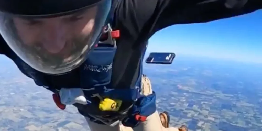 iPhone survive a 14,000-foot drop in skydiving accident